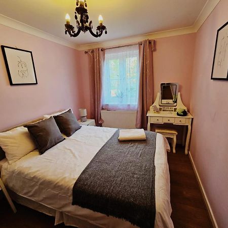 Apartamento Lovely Flat Close To Shepherd'S Bush Londres Exterior foto