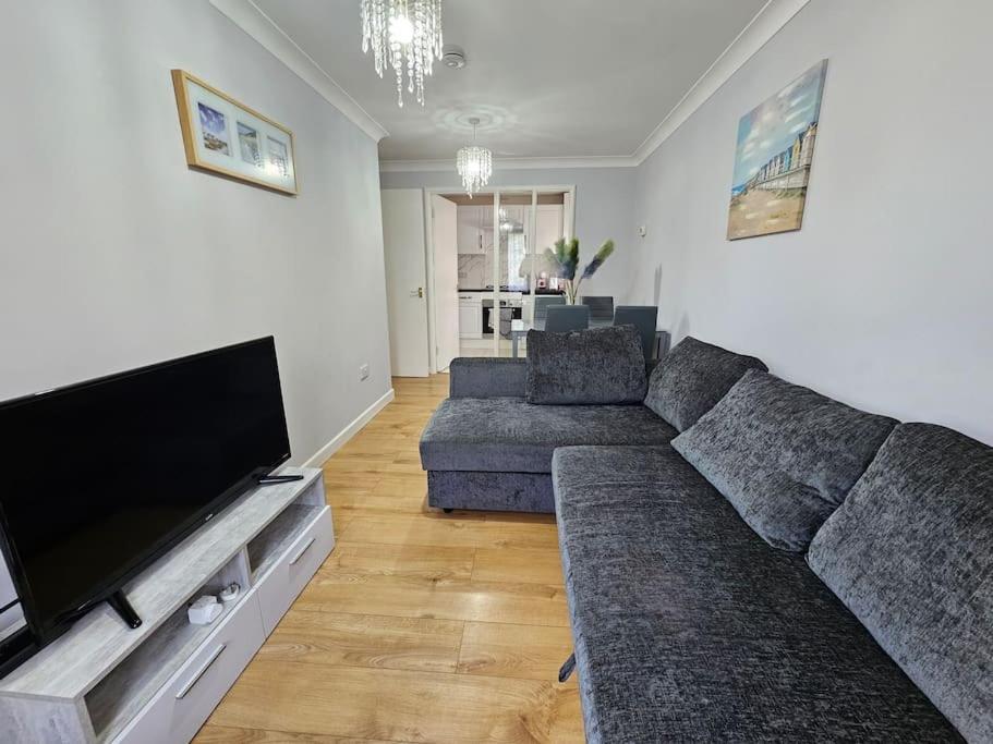Apartamento Lovely Flat Close To Shepherd'S Bush Londres Exterior foto