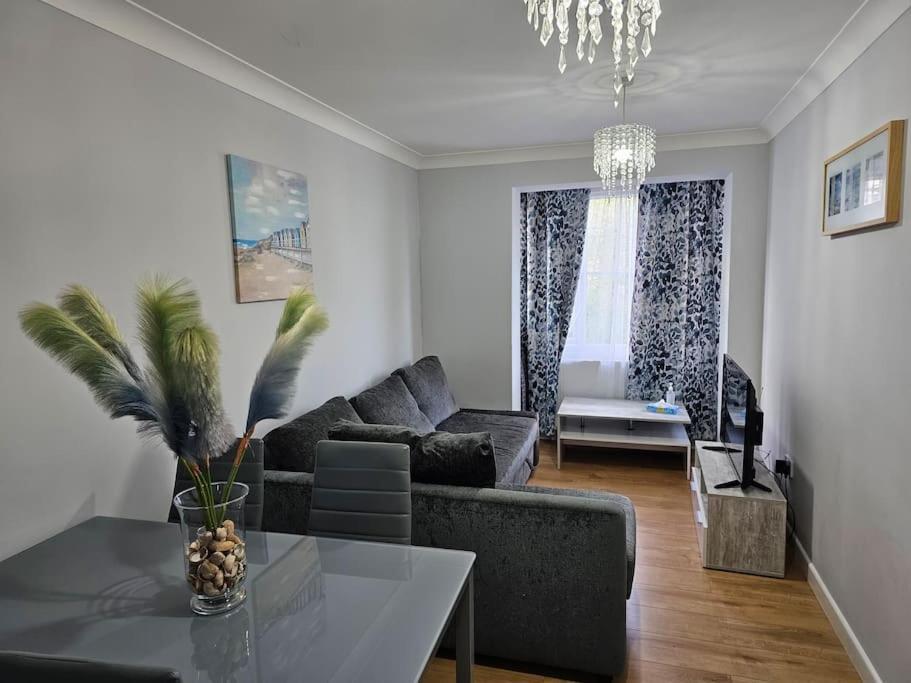 Apartamento Lovely Flat Close To Shepherd'S Bush Londres Exterior foto